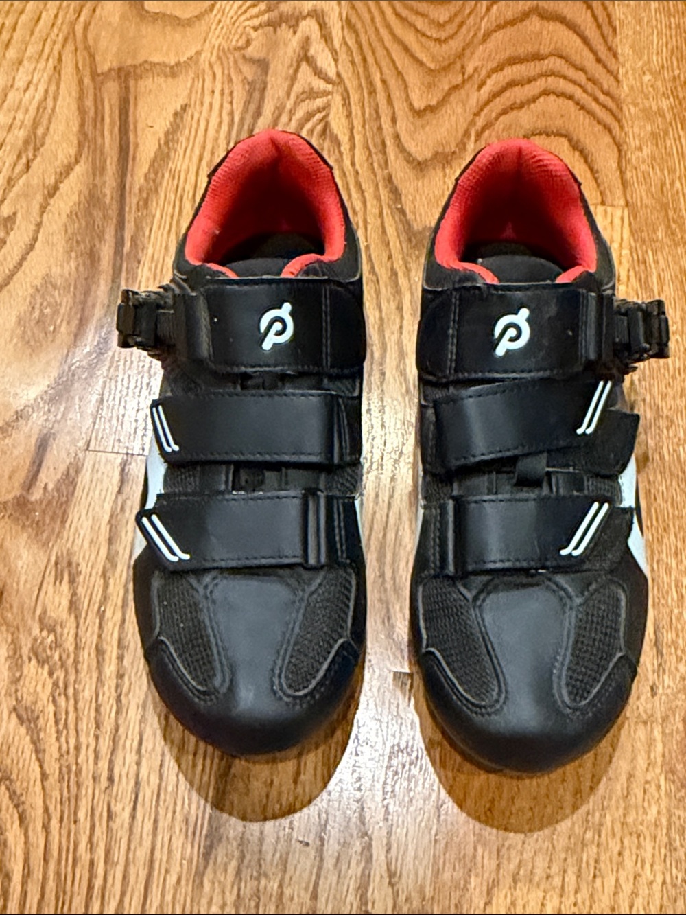 Peloton cycling shoes size 40 without clips